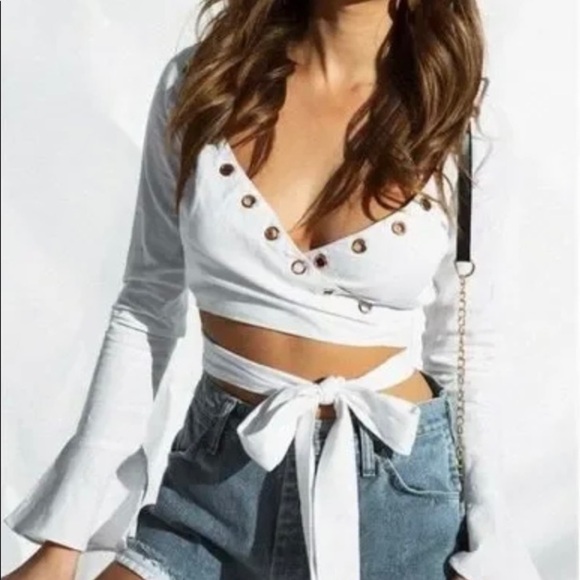 ๐ Host Pick ๐ SABO Cropped Double Waist Tie Cap Sleeve Top - Picture 2 of 12